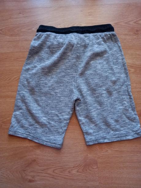 Kratasy 146/152, chapter young,146