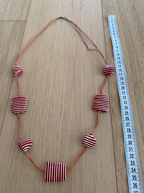 Rôzne náhrdelníky, bijou brigitte