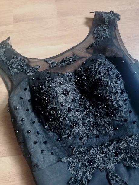 Spoločenské dlhé šaty, 36