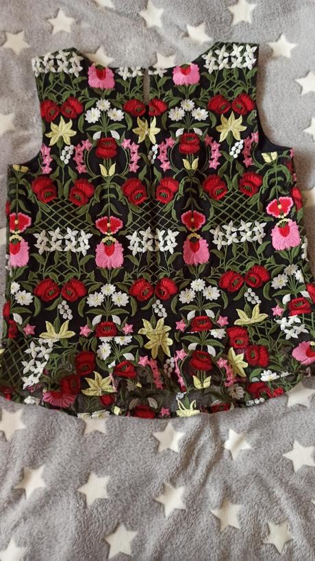 Nádherná vyšívaná blúzka top stav, orsay,44