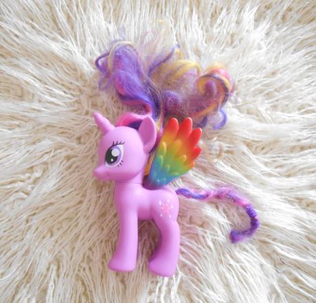 Hasbro dúhový jednorožec, 