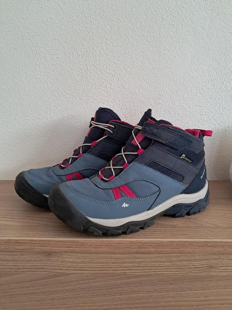 Predám dievčenské turistické topánky, 34, quechua,34