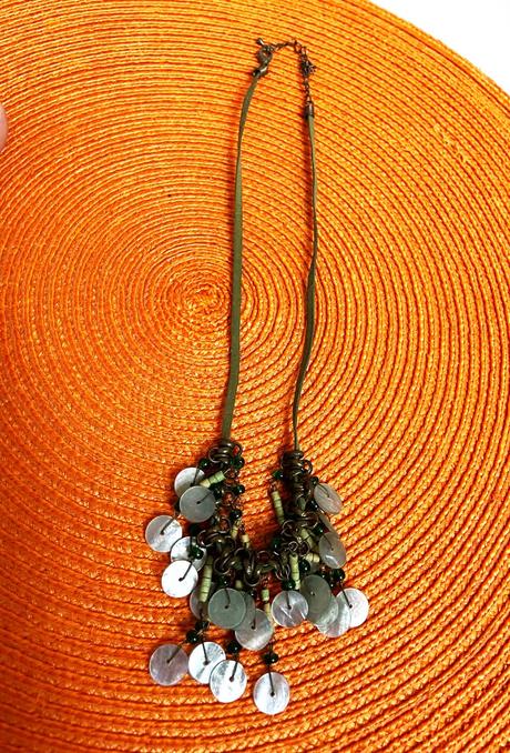 Perleťový náhrdelník, 