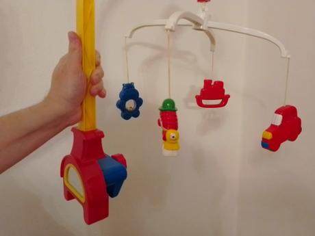 Hrací kolotoč nad postieľku, 