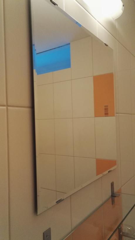 Kupelkove zrkadlo a policka pod zrkadlo, 