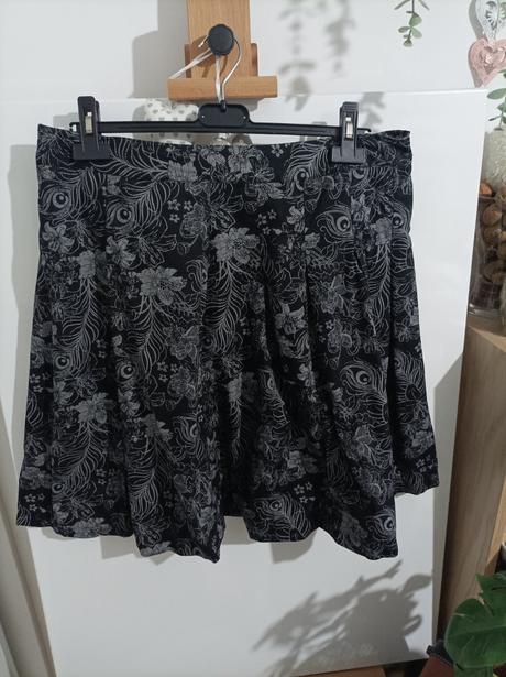 Ackova skladana sukňa, 42