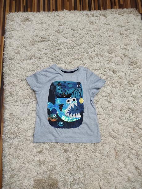 Tričko s premienňajúcimi flitrami, c&a,104