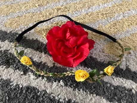 Kvetinková čelenka a brošňa,