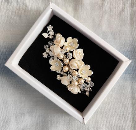 Sviatočná / svadobná spona do vlasov/ na šaty, 