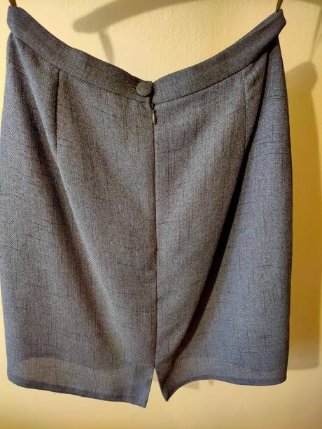 Sukňový kostým, 42