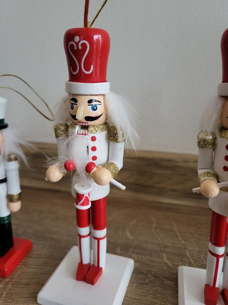 Vianočný luskáčikovia na stromček, 