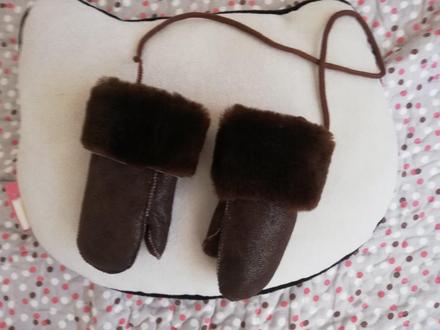 Teplučké rukavičky, 92