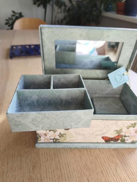 Šperkovnica s hudbou,