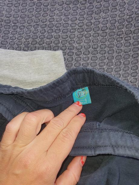 Pekne tepláky velk 134, 134