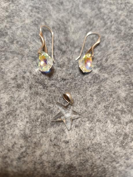 Sada nausnicky a prívesok s kamienkami swarovski,, 