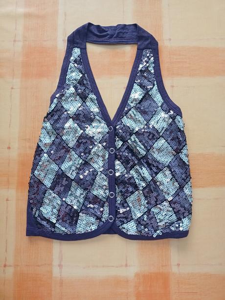 Trblietavé tričká, 134