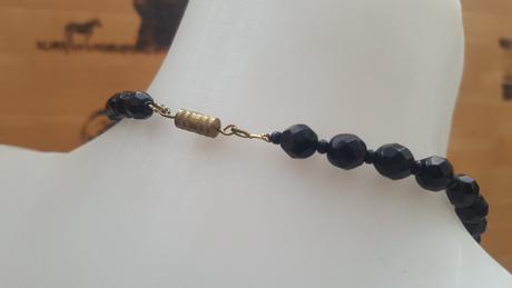 Čierny náhrdelník, 