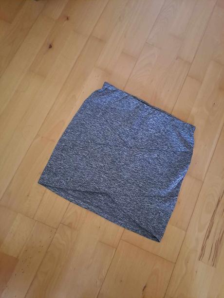 Sivá elastická sukna, s