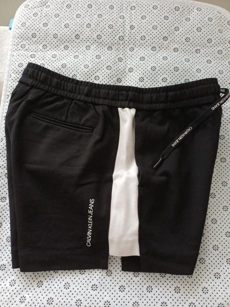 Kratase calvin klein, calvin klein,s