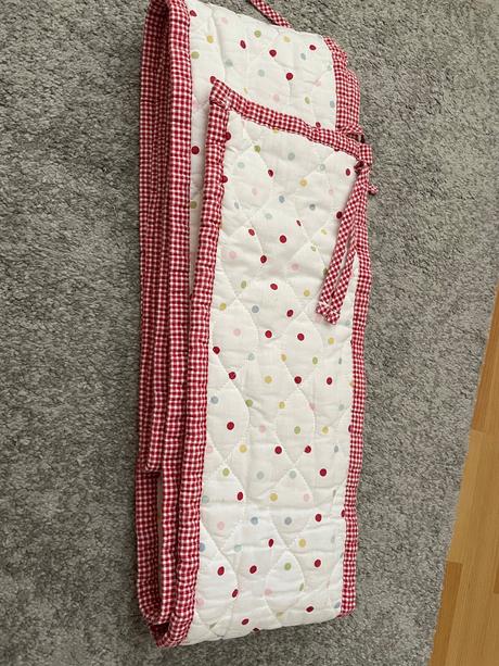 Hniezdo do postielky, 