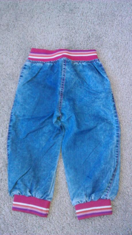 Dievčenské rifliky, 98