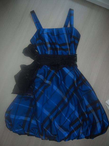 1x oblečené šaty, s