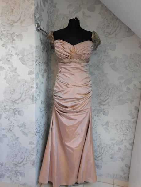 Kvalitne slavnostne saty, 38