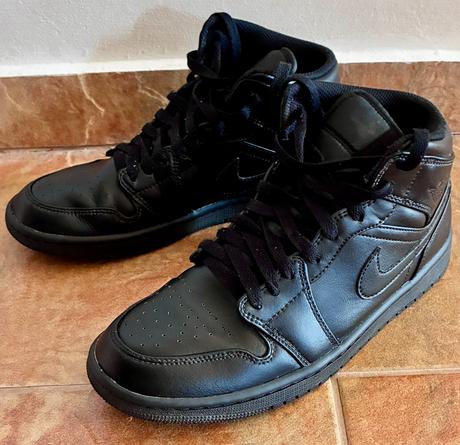 Nike air jordan 1 mid triple black veľ. 42, air jordan,42