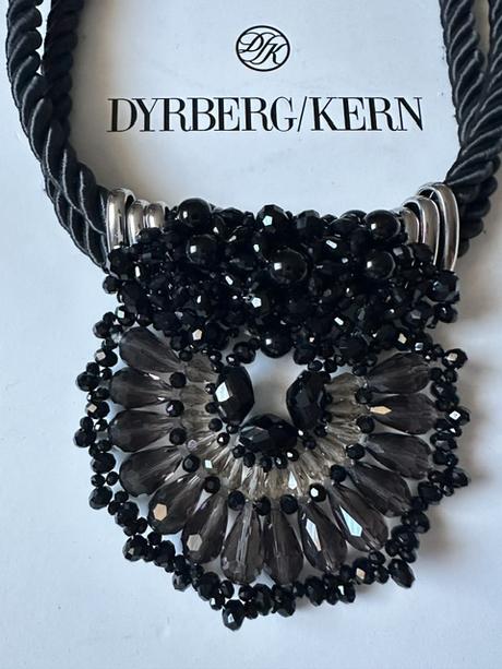 Náhrdelník z korálok zn. dyrberg/kern originál,