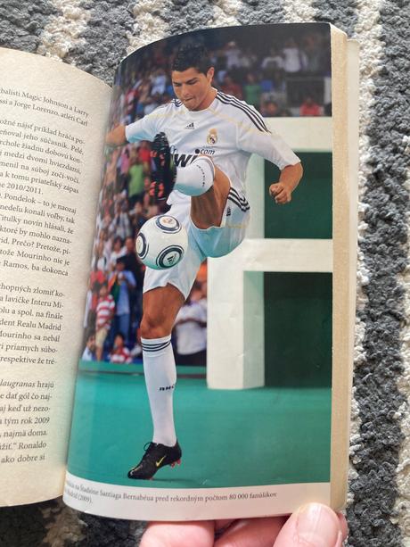 Ronaldo - posadnutý dokonalosťou (2012), 