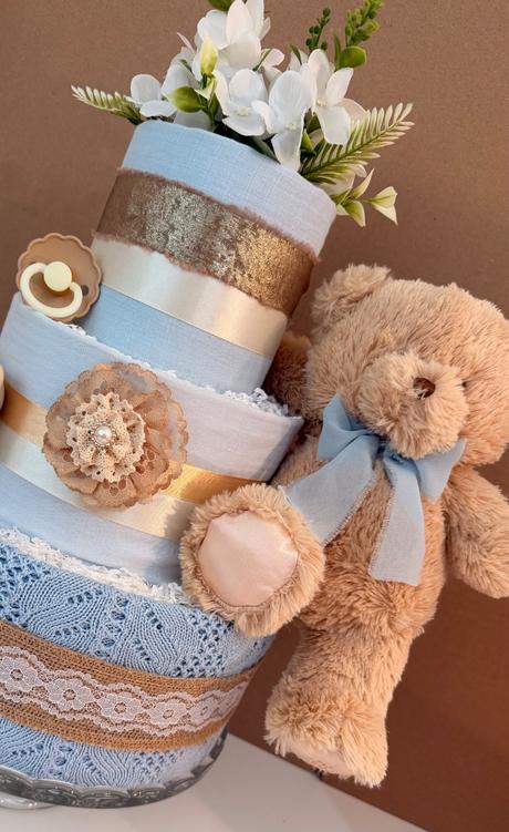 Elegantná plienková torta vo vintage štýle, 