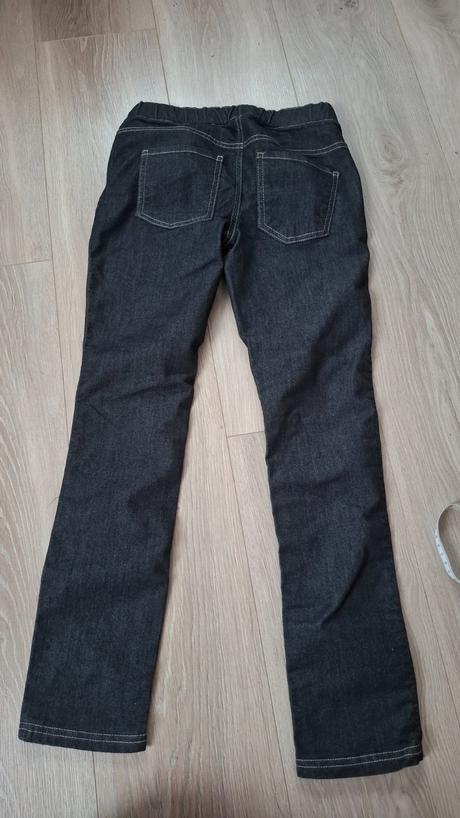 Dievčenské džeginy, benetton,146