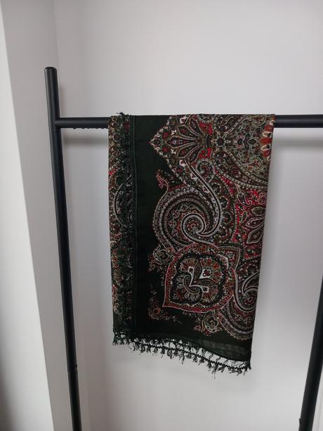 Zelená vlnená šatka so vzorom 84x84 cm, 