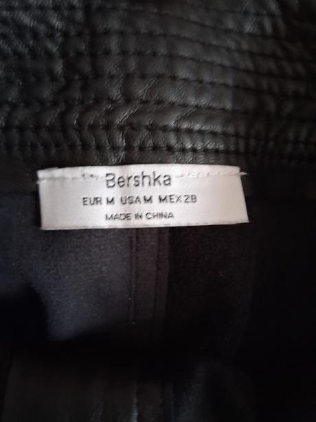 Koženková sukňa, bershka,s