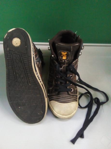 Kotnikove tenisky, 33