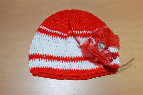 Háčkovaná čiapočka s kvetom, <50 - 158