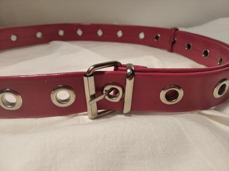 Ružový opasok, c&a