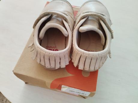 Dievčenské topánky, 25