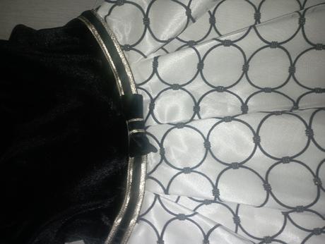 Slávnostné saty, 122