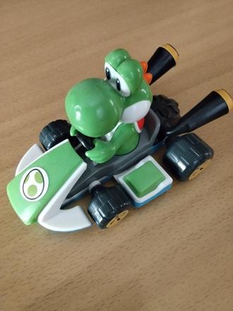 Super mario yoshi figúrka kinder surprise maxi,