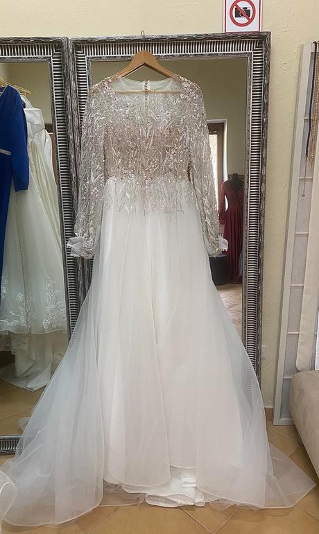 Svadobné šaty vo veľkosti m, m