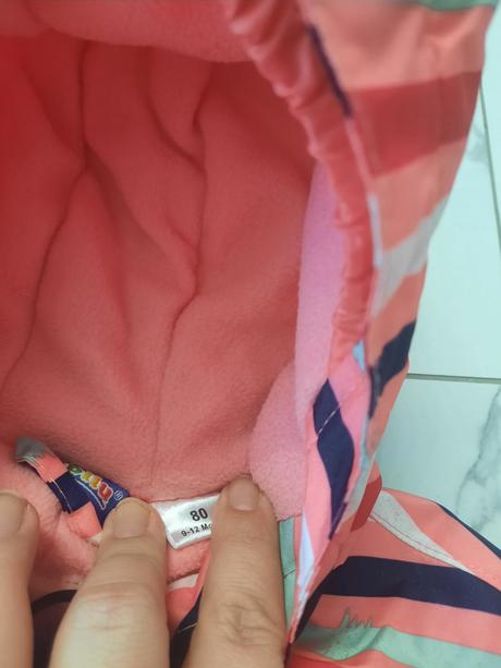 Overal sneh, lupilu,80