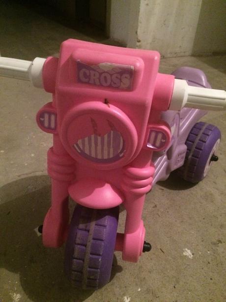 Motorka odrážadlo fialové,