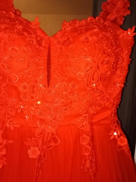 Mix- spoločenské šaty, 38