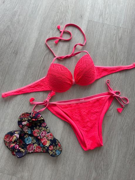 Vystuzene plavky, bikini, s