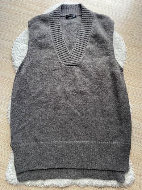 Tmavoseda pletena vesta, l