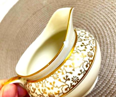 Porcelánový mliečnik thomas ivory,