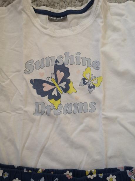 Pyžamo dievčatka, 134