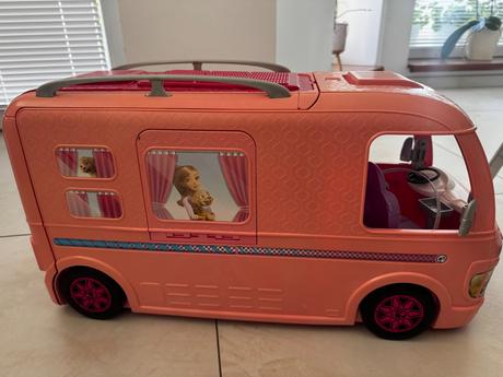 Barbie karaván,