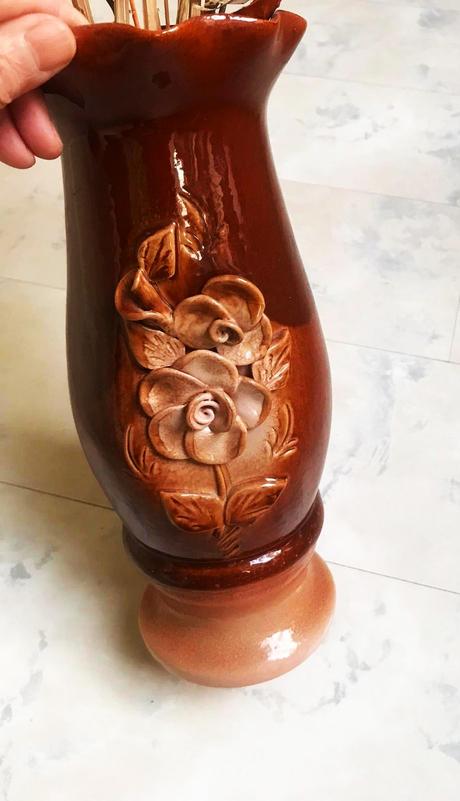 Vysoká plastická zaujímavá váza, 